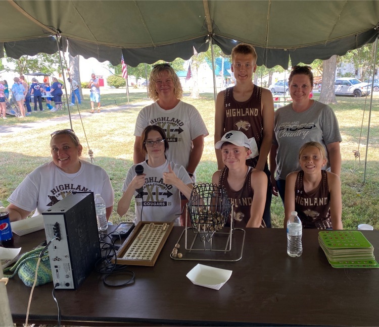 Highland Cross Country Team running BINGO at the Lewistown Appreciation festival!
